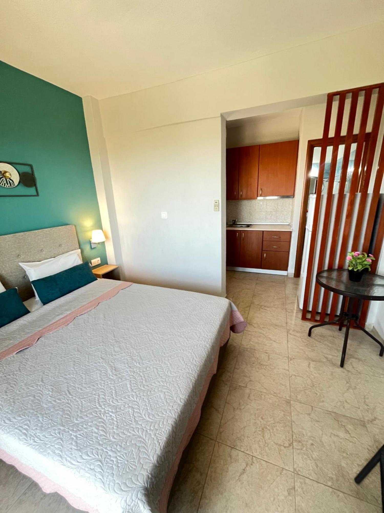 Sofia & Lakis House Apartment ออร์โมส ปานากีอาส ภายนอก รูปภาพ