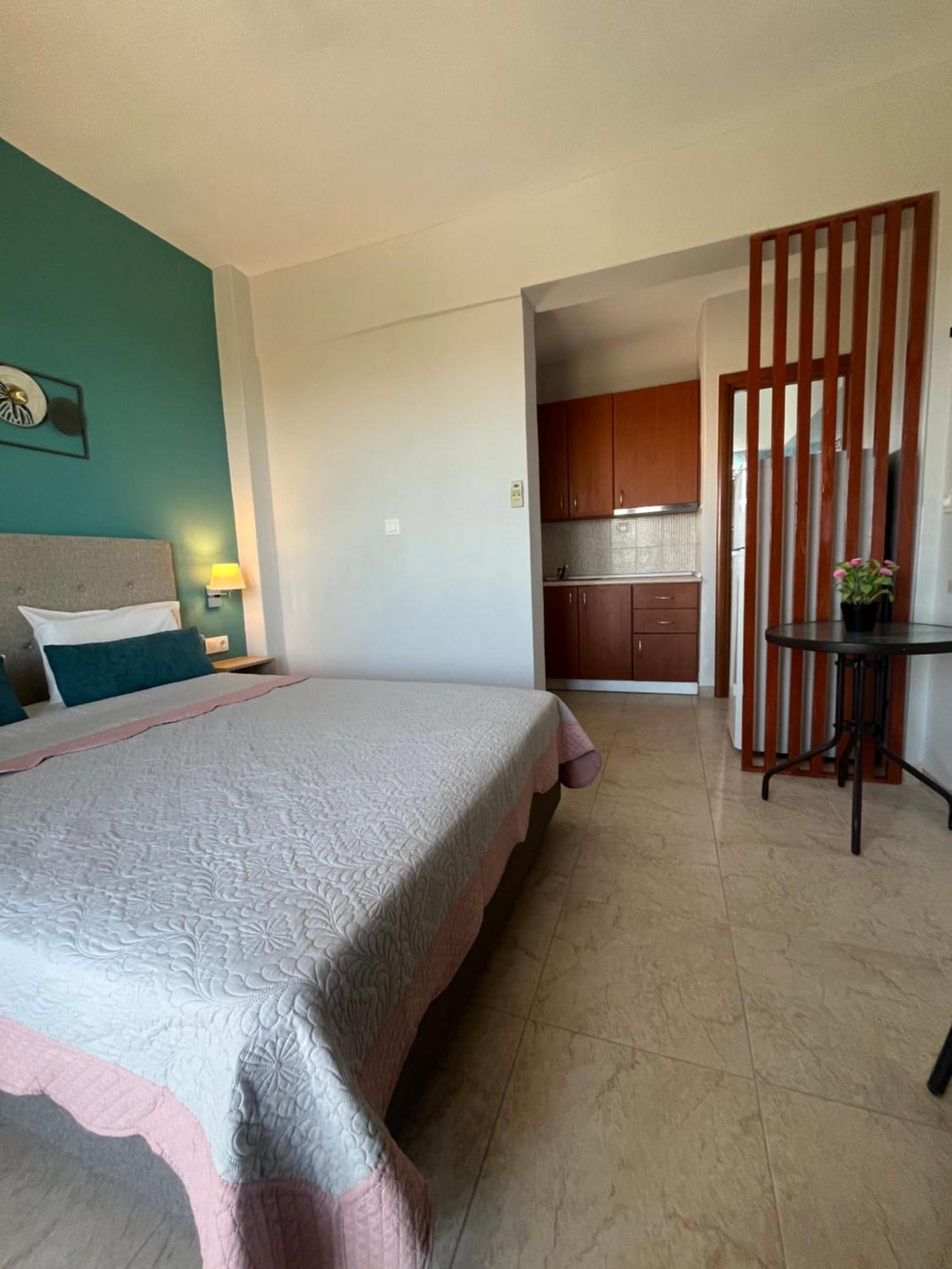Sofia & Lakis House Apartment ออร์โมส ปานากีอาส ภายนอก รูปภาพ